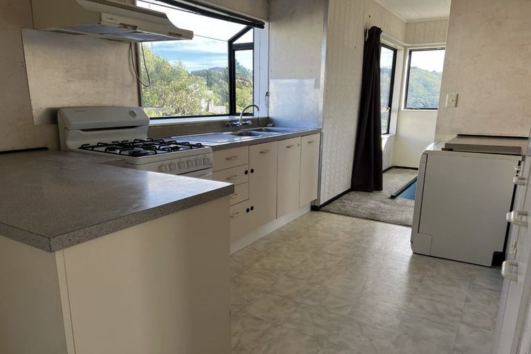 Photo of property in 23 Jasmine Grove, Maungaraki, Lower Hutt, 5010