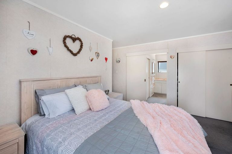 Photo of property in 35 Carter Drive, Pomare, Rotorua, 3015