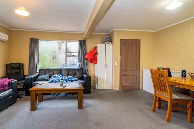 Photo of property in 31f Duke Street, North Dunedin, Dunedin, 9016
