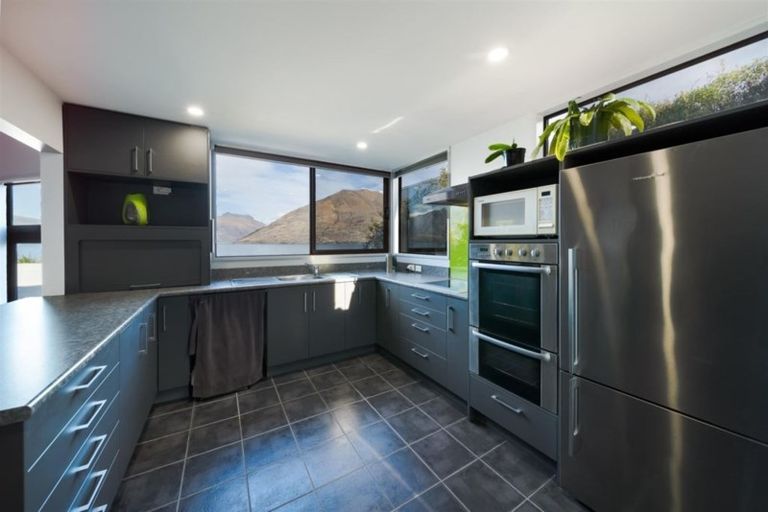 Photo of property in 56 Cedar Drive, Kelvin Heights, Queenstown, 9300