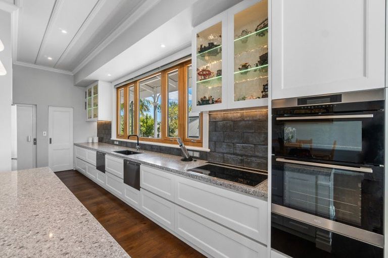 Photo of property in 48 Stanley Point Road, Stanley Point, Auckland, 0624