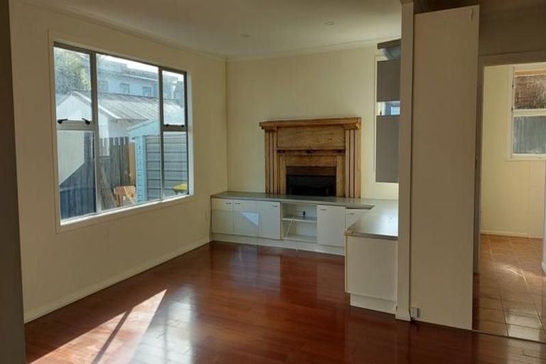 Photo of property in 33a Titoki Street, Te Atatu Peninsula, Auckland, 0610