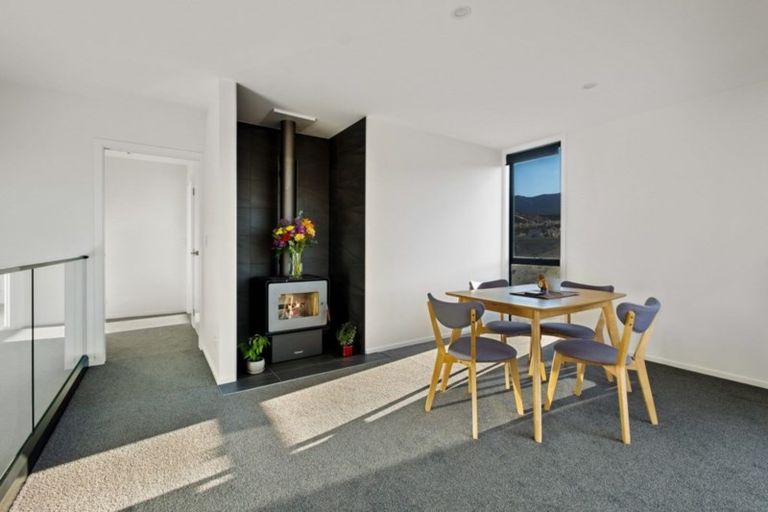 Photo of property in 33 Stratford Drive, Mount Pisa, Cromwell, 9383