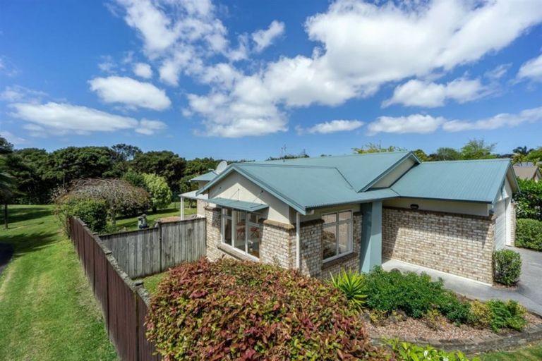 Photo of property in 7 Cinnabar Place, Westgate, Auckland, 0614