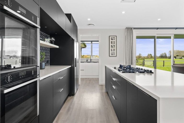 Photo of property in 30 Seachange Drive, Leamington, Cambridge, 3432