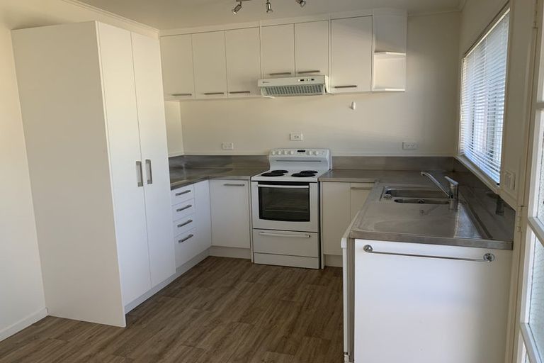 Photo of property in 2/11 Wicklow Road, Narrow Neck, Auckland, 0622