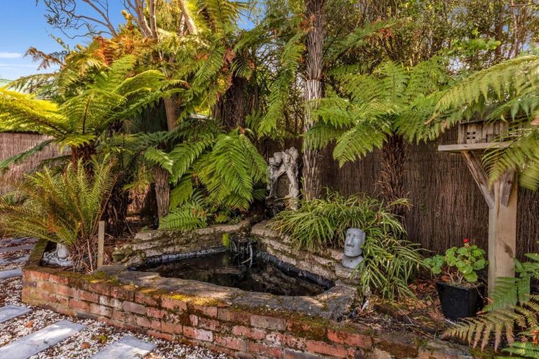 Photo of property in 33 Winston Avenue, Hokowhitu, Palmerston North, 4410