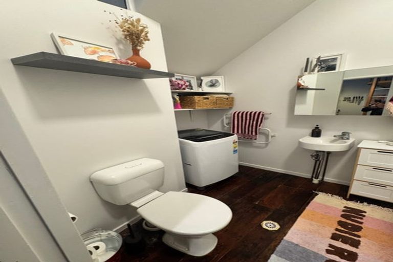 Photo of property in Courtenay Mews Apartments, 3/14 Alpha Street, Te Aro, Wellington, 6011