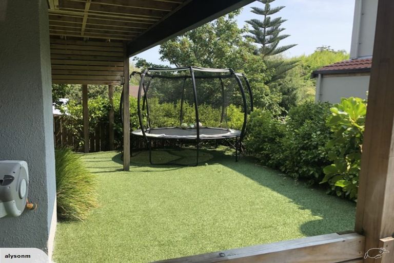 Photo of property in 66 Heathcote Road, Castor Bay, Auckland, 0620