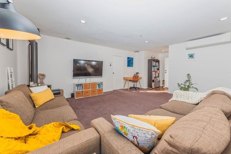 Photo of property in 2/26 Midgley Road, West Harbour, Auckland, 0618