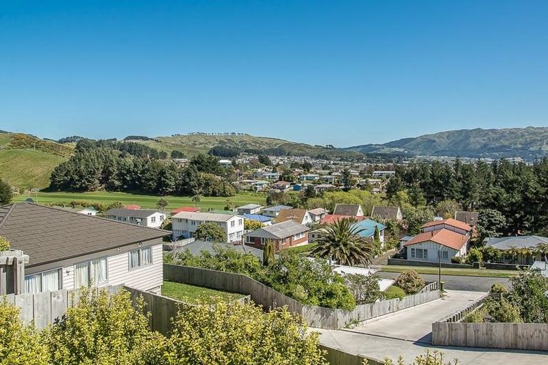 Photo of property in 78-80 Waihora Crescent, Waitangirua, Porirua, 5024