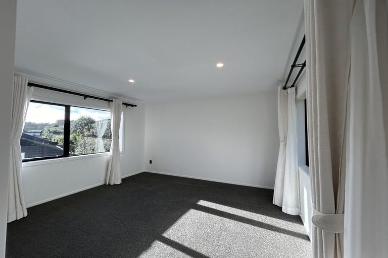Photo of property in 4 Flavell Drive, Orewa, 0931