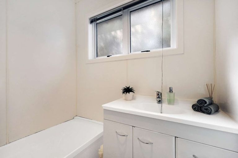 Photo of property in 9 Whakawhiti Street, Marfell, New Plymouth, 4310