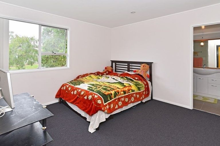 Photo of property in 11 Pulman Place, Clover Park, Auckland, 2019