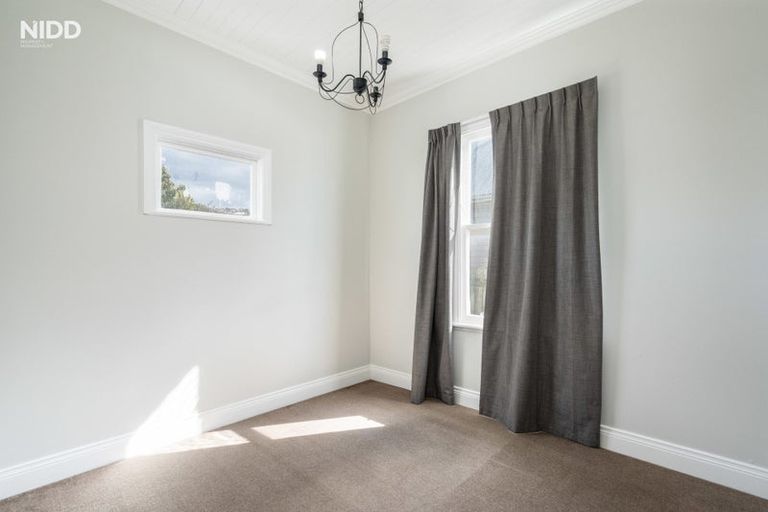 Photo of property in 122 Hargest Crescent, Saint Clair, Dunedin, 9012