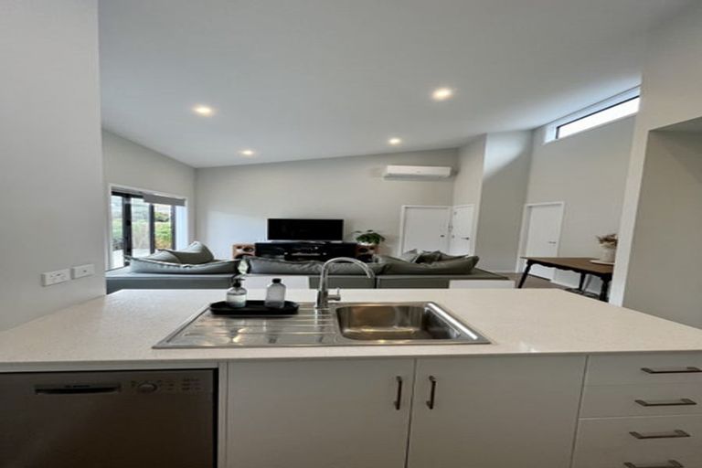 Photo of property in 21d Margaret Road, Raumati Beach, Paraparaumu, 5032