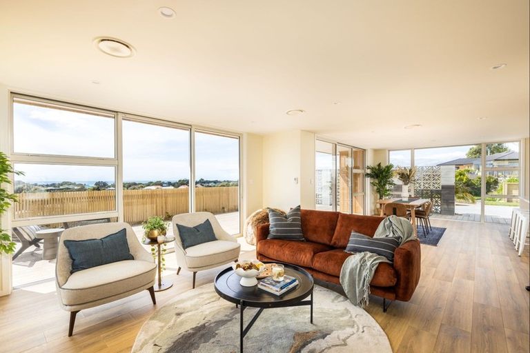 Photo of property in 9a Lemont Place, Westown, New Plymouth, 4310