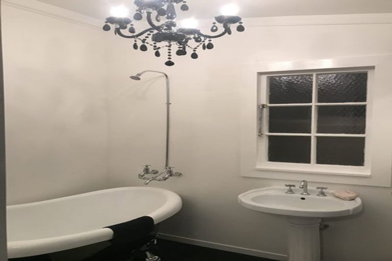 Photo of property in 44 Adderley Street, Westport, 7825