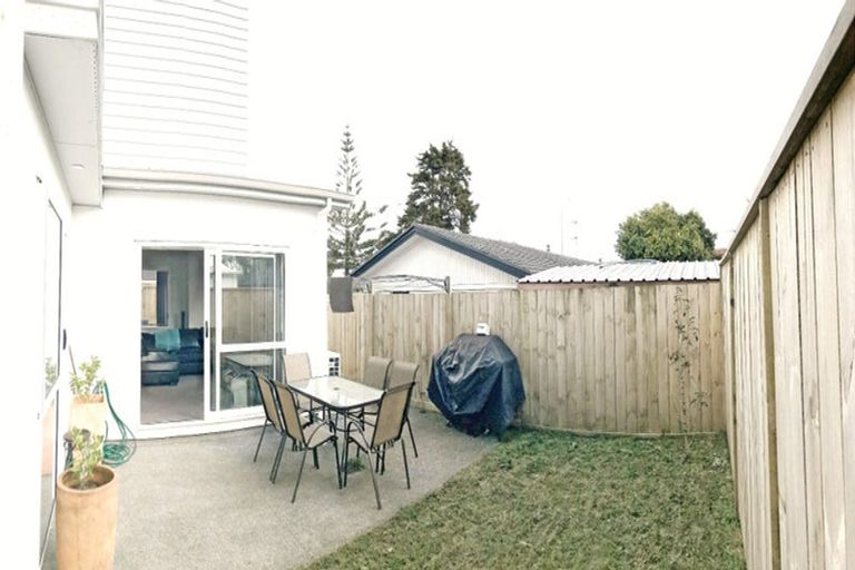 Photo of property in 4 Ruhanui Lane, Pakuranga Heights, Auckland, 2010
