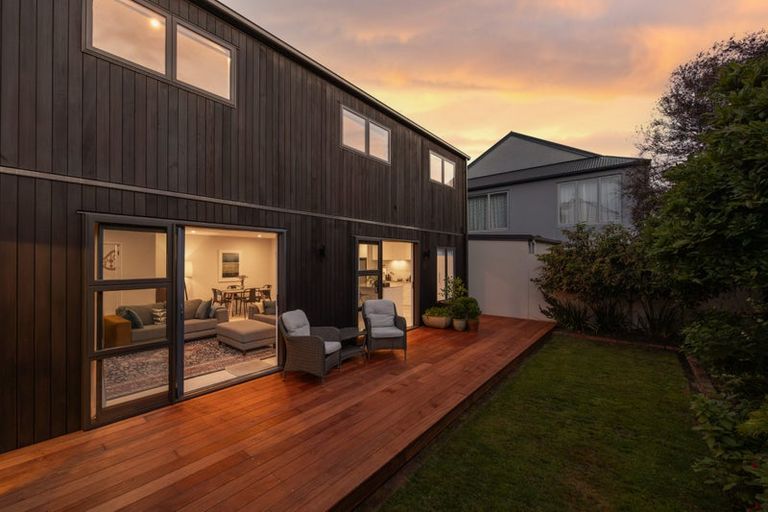 Photo of property in 72 Merivale Lane, Merivale, Christchurch, 8014