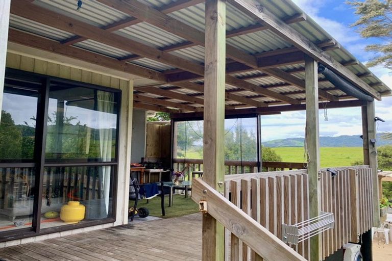 Photo of property in 74 Bays Road, Orere Point, Papakura, 2585