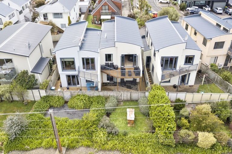 Photo of property in 8 Marina View, Paremata, Porirua, 5026