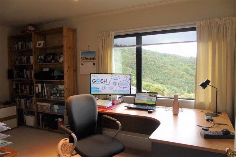 Photo of property in 26 Ramphal Terrace, Khandallah, Wellington, 6035