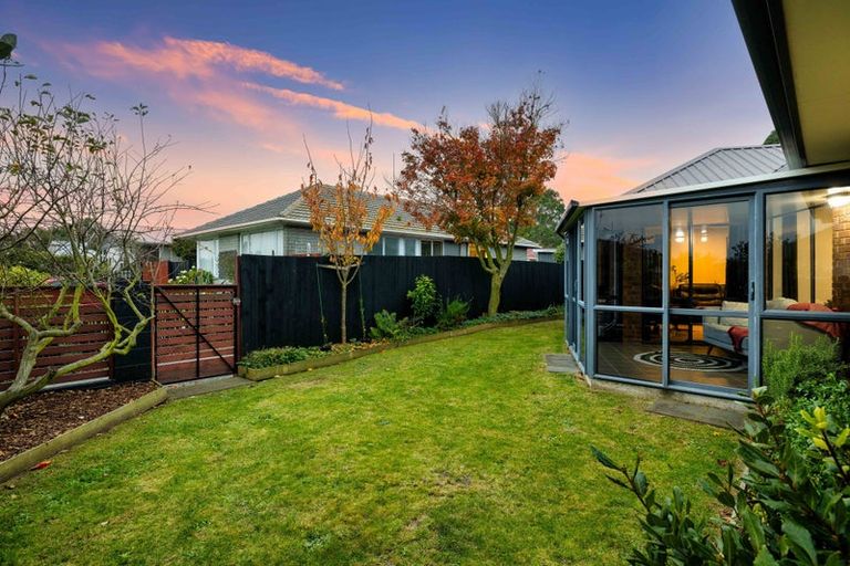 Photo of property in 2/44 Kathleen Crescent, Hornby, Christchurch, 8042
