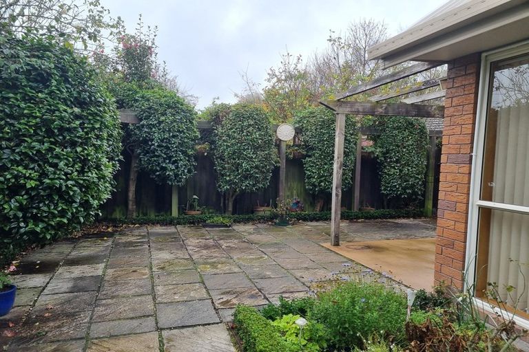 Photo of property in 5a Oakhurst Place, Russley, Christchurch, 8042