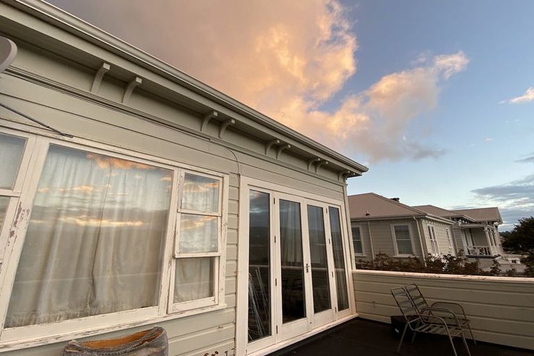 Photo of property in 14 Prince Street, Mount Victoria, Wellington, 6011