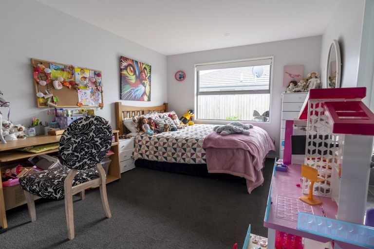 Photo of property in 12 Robalan Close, Halswell, Christchurch, 8025