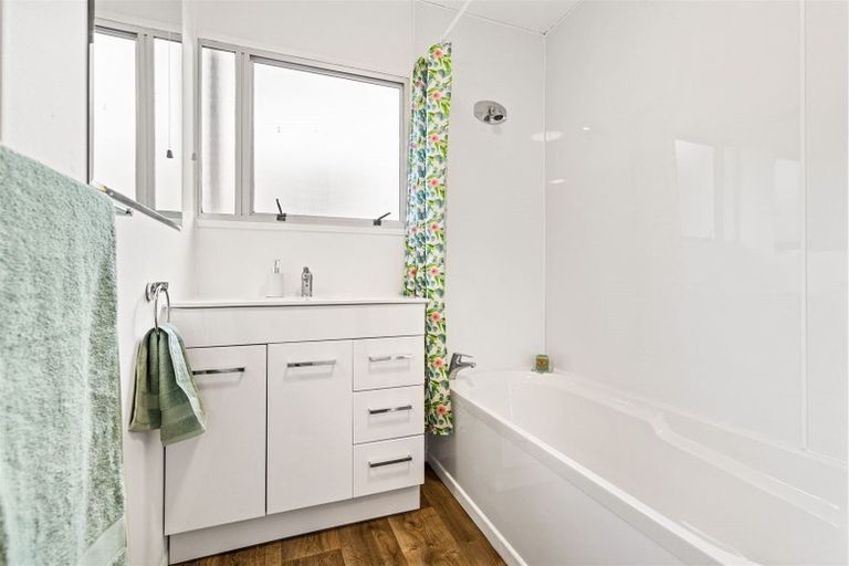 Photo of property in 2/1 Burnham Road, Waitakere, Auckland, 0816