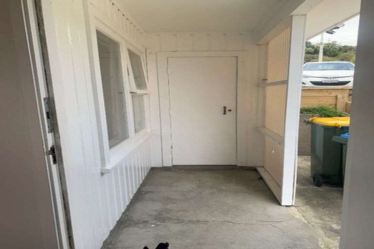 Photo of property in 2 Taupo Crescent, Plimmerton, Porirua, 5026