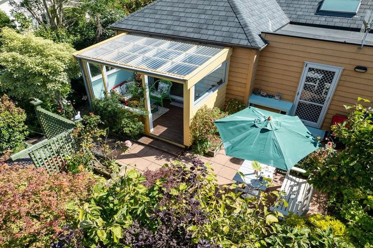 Photo of property in 10 Futuna Close, Karori, Wellington, 6012