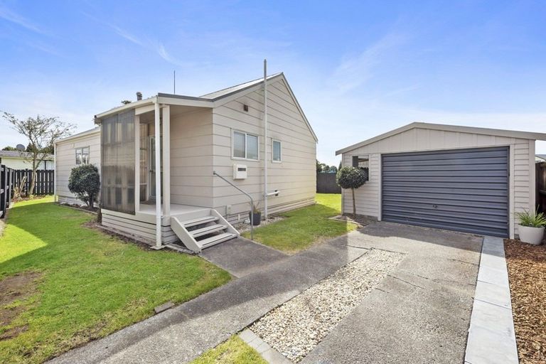Photo of property in 24 Garland Drive, St Andrews, Hamilton, 3200