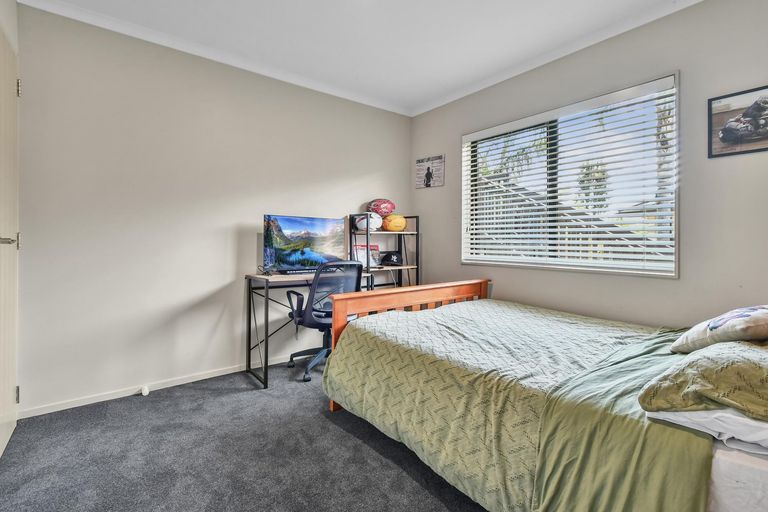 Photo of property in 11a Logan Place, Waiuku, 2123