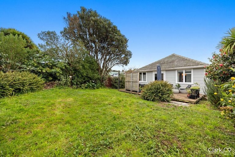 Photo of property in 142 Te Pene Avenue, Titahi Bay, Porirua, 5022