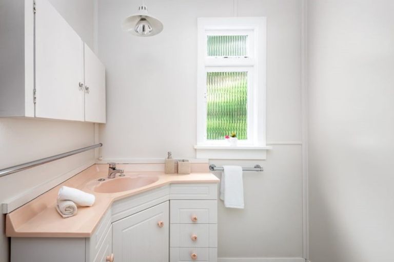 Photo of property in 7 Port Hills Road, Heathcote Valley, Christchurch, 8022