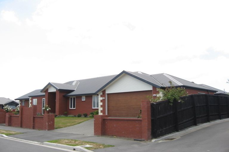 Photo of property in 1 Stoneleigh Green, Parklands, Christchurch, 8083