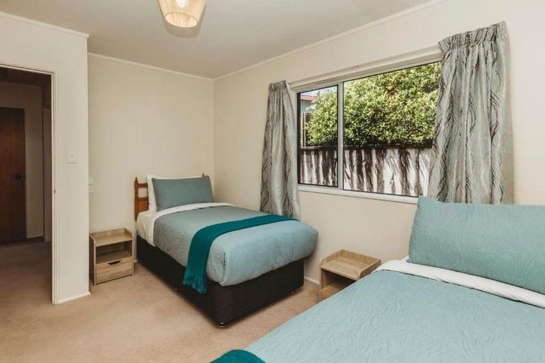 Photo of property in 2/47 Gilbert Street, New Plymouth, 4310