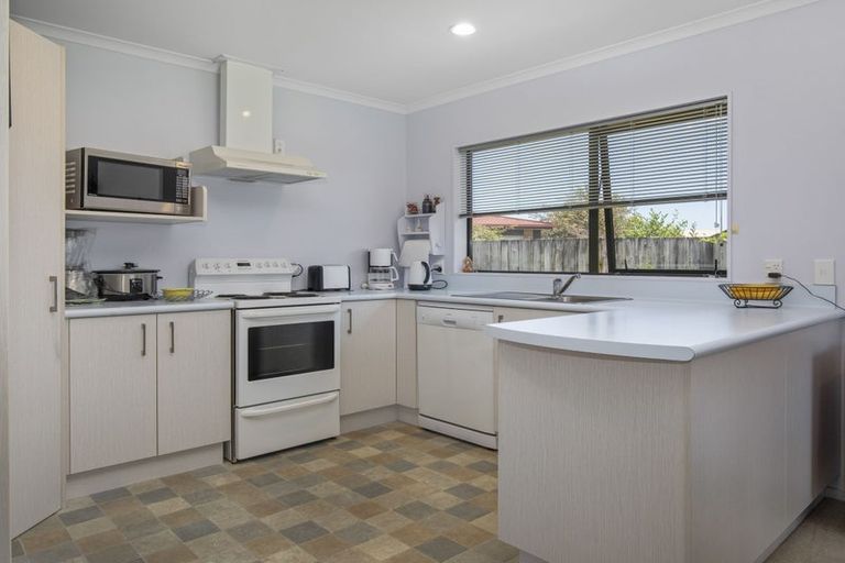 Photo of property in Rangeview Villas, 41/9 Fuller Close, Levin, 5510