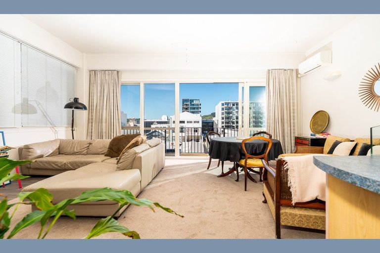 Photo of property in De Vere Apartments, 10/23 Tennyson Street, Te Aro, Wellington, 6011