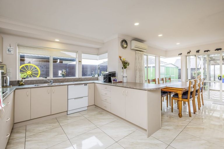 Photo of property in 81 Waimahia Avenue, Weymouth, Auckland, 2103
