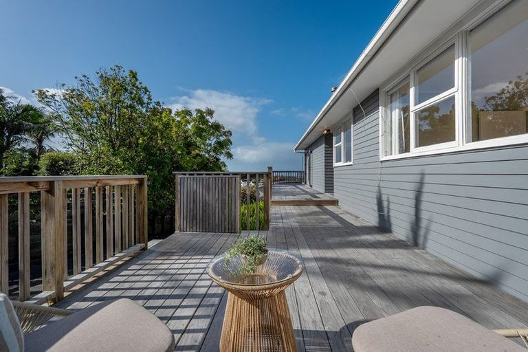 Photo of property in 897 East Coast Road, Northcross, Auckland, 0632