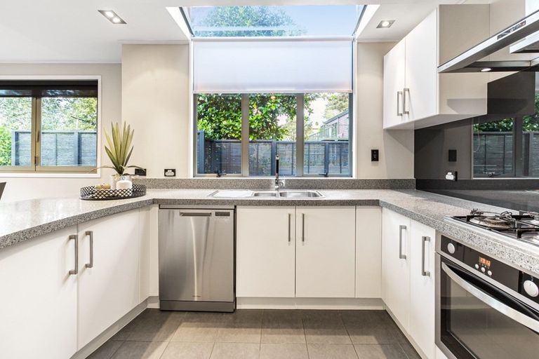 Photo of property in 103 Takahe Road, Titirangi, Auckland, 0604