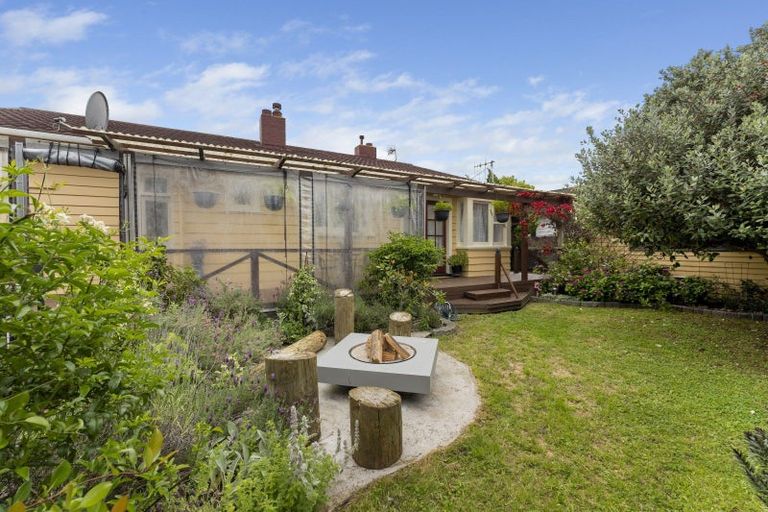 Photo of property in 15 Rainforth Street, Roslyn, Palmerston North, 4414