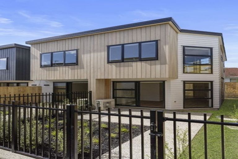 Photo of property in 1092b Great North Road, Point Chevalier, Auckland, 1022