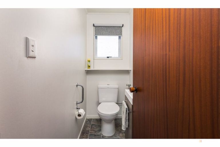 Photo of property in 11 Oxford Street, Waimate, 7924