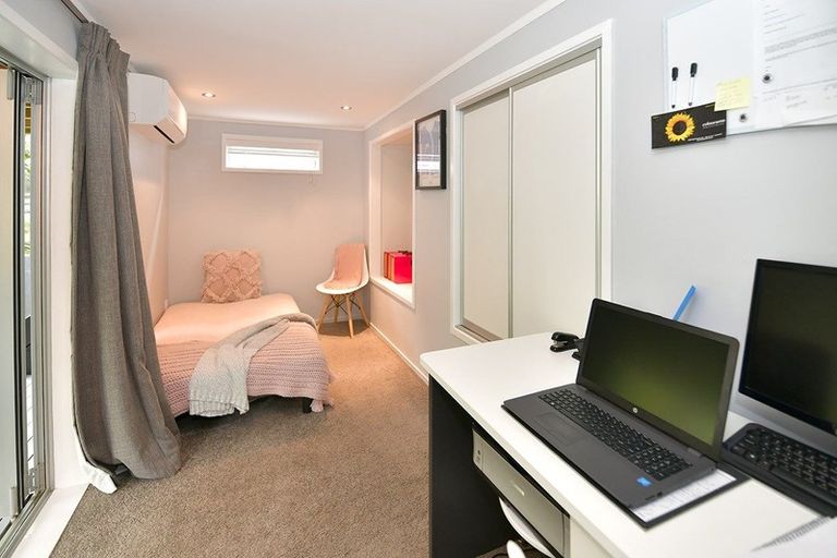 Photo of property in 38 Weatherly Road, Torbay, Auckland, 0630