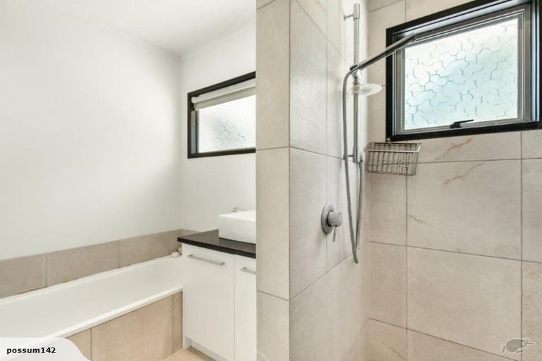 Photo of property in 9 Menear Lane, Hillcrest, Auckland, 0627